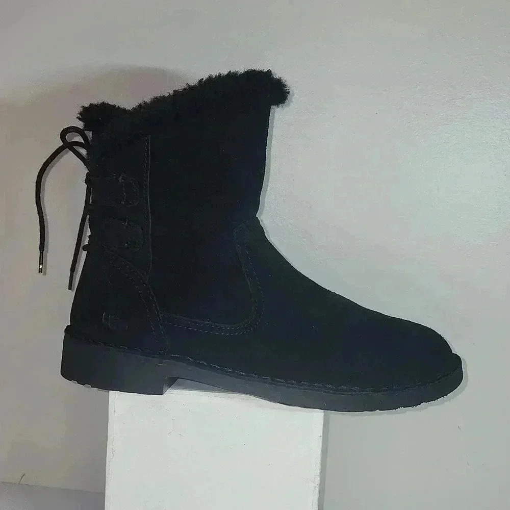 UGG plush boots nwob